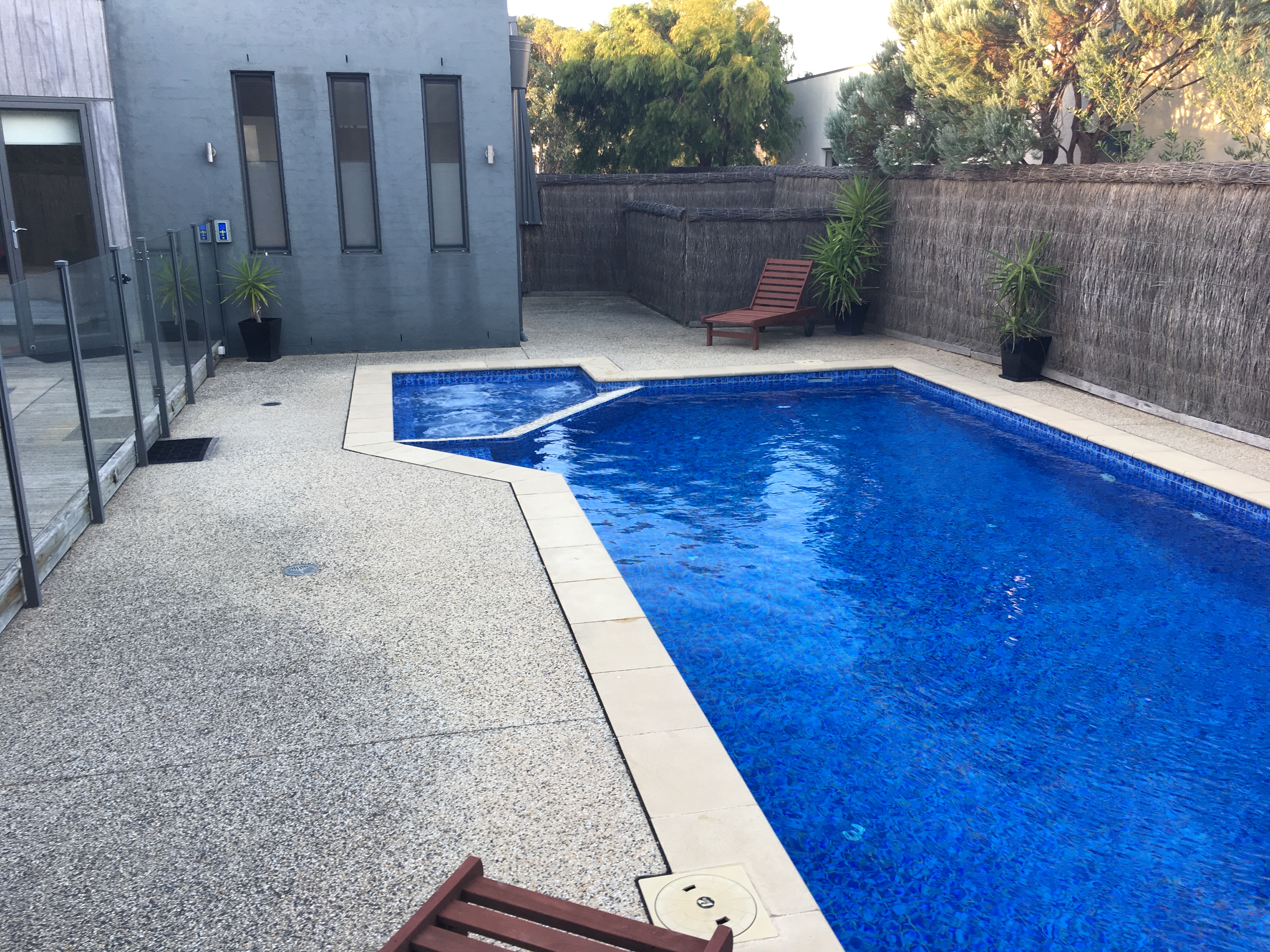 Pool & Spa